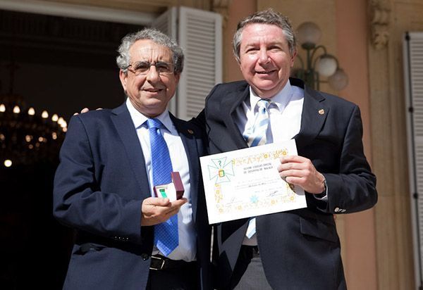 El Rector de la Universidad de Málaga, Medalla de Oro del Colegio
