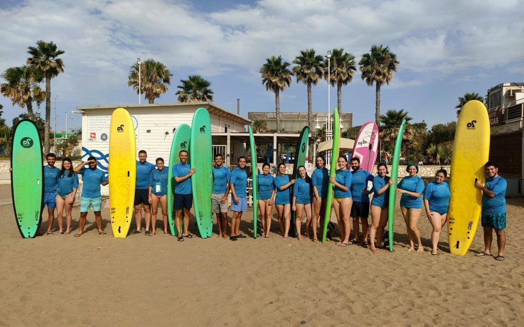 Clase de Surf en la playa de la Misericordia