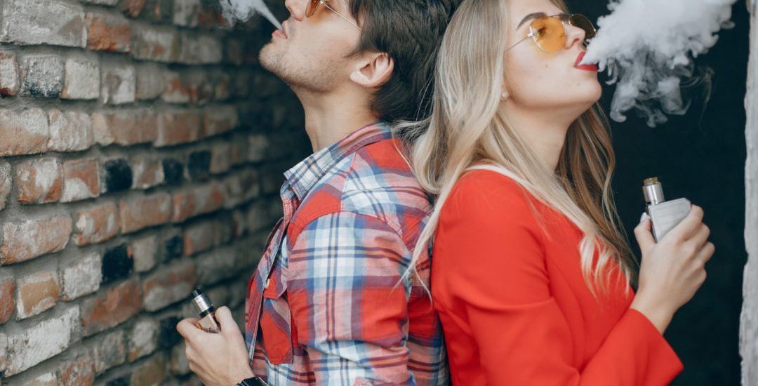 No, los cigarrillos electrónicos y el vapeo no son inocuos para la salud